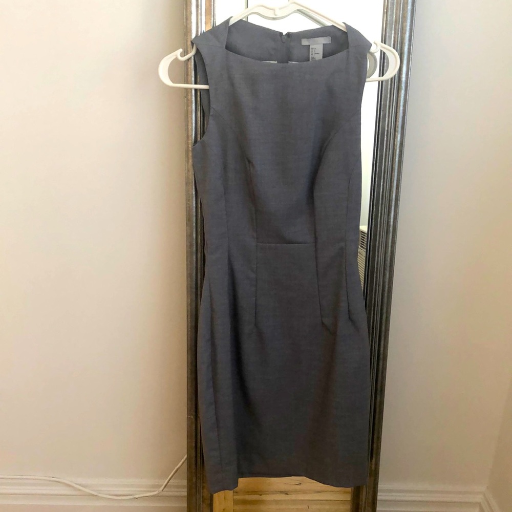 Light Gray dress Size 4. But runs small Never worn!